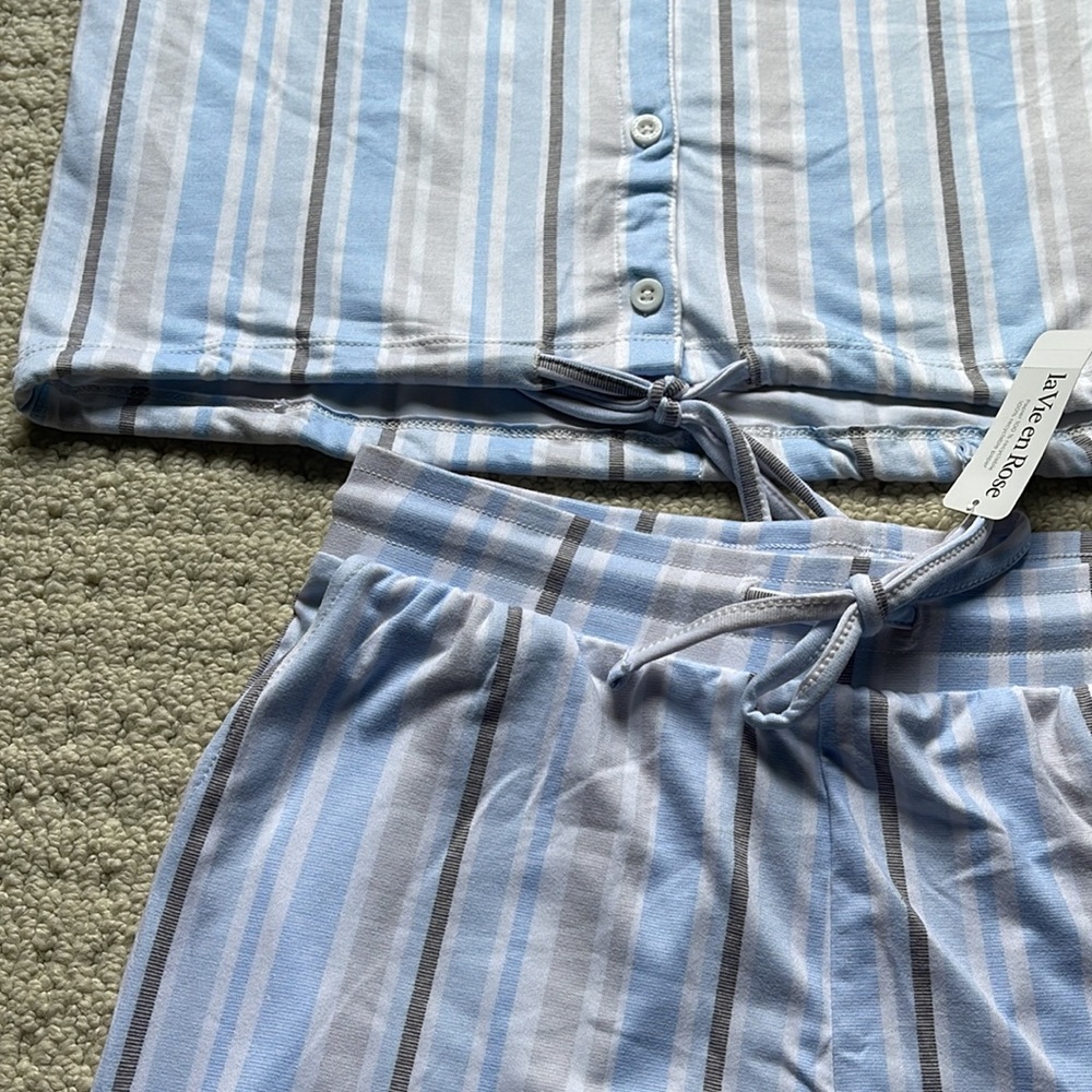 La Vie en Rose NWT Super Soft Pyjama Set Shorts & Top Size MEDIUM NEW - Picture 5 of 16